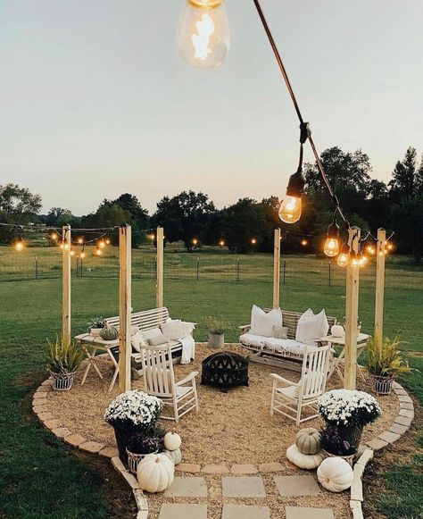 French Outdoor Patio, Backyard Firepit Area, Pea Gravel Patio, Gravel Landscaping, Diy Backyard Patio, Vintage Patio, Rustic Patio, Fire Pit Landscaping, Gravel Patio