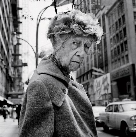 Vivian Maier, Henri Cartier Bresson, Vivian Maier Street Photographer, Vivian Mayer, Festival Photo, Famous Photographers, Foto Vintage, Photo Vintage, Foto Art