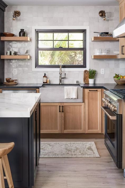 25 Kitchens With Light Wood Cabinets Sure to Impress Light Wood Kitchens, Light Wood Cabinets, Black Kitchen Island, Wood Kitchen Cabinets, Zellige Tile, Scandinavian Kitchen, Transitional Kitchen, Modern Farmhouse Kitchens, Counter Tops