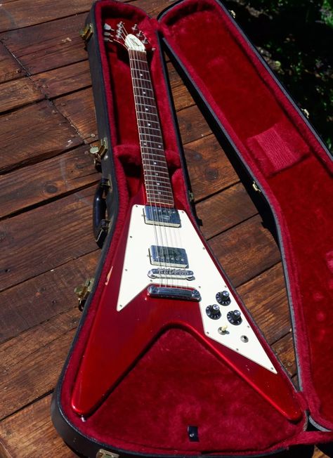 Gibson V Guitar, Gibson Explorer Guitar, V Guitar, Flying V Guitar, Custom Bass Guitar, Acoustic Guitar Photography, Gibson Flying V, Guitar Rig, Electric Guitar Design