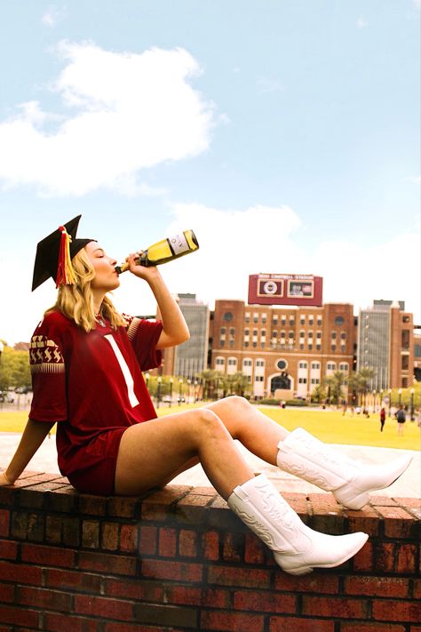 Wsu Graduation Pictures, Florida State Graduation Photos, Fsu Graduation Party, Fsu Grad Photos, Graduation Pictures Champagne, Champagne Graduation Picture, Fsu Graduation Pictures, College Graduation Dress, Graduation Champagne