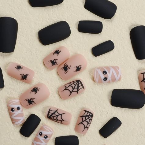 Short Fake Nails, Halloween Press On Nails, Halloween Acrylic Nails, Fake Nails With Glue, Black Spider, Nails For Women, Pedicure Nail Art, Stick On Nails, False Nail