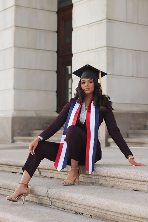 Graduation Outfits Black Women, Graduation Dress Black Women, Graduation Dresses For College, Degree Photoshoot, Graduation Pictures Black Women, Photo Shoot Graduation, Creative Graduation Photoshoot, Dresses For College, Outfit Graduacion