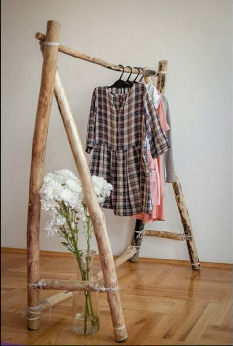 Koti Diy, Diy Clothes Rack, Clothing Racks, Clothes Hanging, Casual Decor, Boutique Decor, Southern Home, Store Interior, Décor Diy