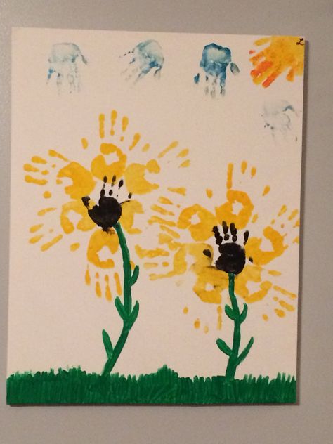 Sunflower handprint art on canvas, complete idea by Josie Edwards :) Sunflower Infant Craft, Sunflower Handprint Art, Handprint Sunflower, Sunflower Handprint, Infant Crafts, Infant Art, Preschool Craft Activities, Toddler Painting, Sunflower Crafts