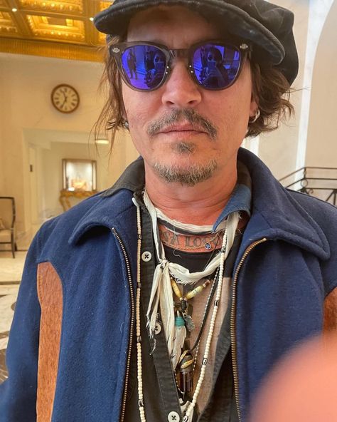 Johnny Depp Recent Photos, Johnny Depp News, Treat Me Right, Johnny Depp Images, Johnny Depp Characters, Hotel Eden, جوني ديب, Johnny Depp Style, Airport Pictures