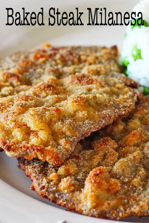 Steak Milanesa, Milanesa Steak, Milanesa Recipe, Argentine Recipes, How To Make Steak, Breaded Steak, Seared Salmon Recipes, Skirt Steak Recipes, Salmon Recipes Pan Seared