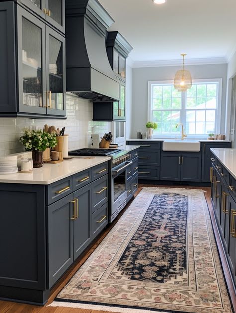 Townhouse Upgrades, Bright Kitchen Ideas, Small Townhouse, Dark Modern House, Small Kitchen Renovations, Moms Kitchen, Interior Design Masters, Bright Kitchen, Dark Modern