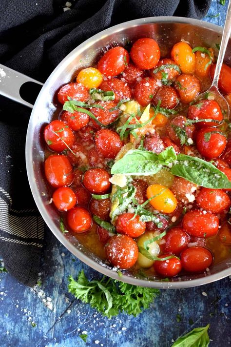 The Barefoot Contessa's Herb and Garlic Tomatoes are the perfect recipe to use up your bounty of summer ripe tomatoes. This is a simple recipe with intense garlic and basil flavour; savour these blistered tomatoes tossed with pasta, or on top of grilled crostini! Tomato Salad Dressing, Tomatoes Salad, Tomato Dishes, Fresh Tomato Recipes, Roasted Cherry, Roasted Cherry Tomatoes, Summer Pasta Salad, Barefoot Contessa, Summer Lunch