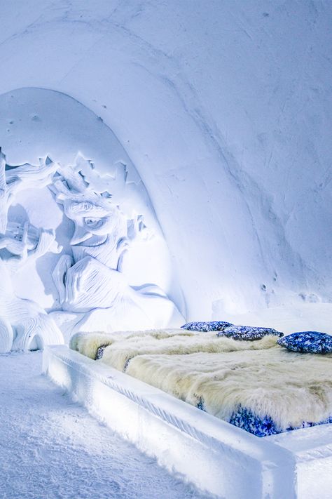 Pictures from the inside of ice and snow hotels in Finland. Snow Restaurant, Snow Hotel, Things To Do During Winter, Things To Experience, Snow Castle, Unique Stays, Ice Bar, Ice Bars, Sky Is The Limit