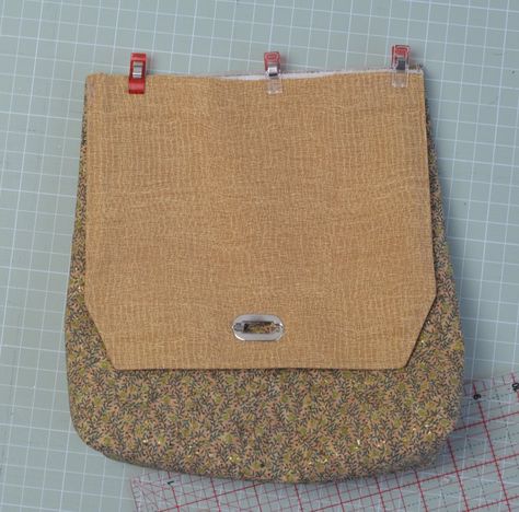 Are you new to sewing with Cork? This is a fabulous fabric, perfect for bag making. I am super excited to share this new free crossbody bag made with cork. To be honest this crossbody bag has been designed around the size of my wallet. With the children a little older I find I don’t need to carry quite as much “stuff” around. With this cork pattern, I’ve chosen to make an easy bag, keeping it lovely and simple. If you would like to add an internal slip pocke… Wallet Pattern Free, Easy Bag, Cork Projects, Cork Wallet, My Wallet, Seam Ripper, Cork Fabric, Wallet Pattern, Braided Headband