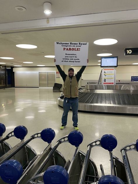 Funny Welcome Home Signs, Airport Welcome Signs, Free Short Stories, Funny Airport Signs, Airport Signs, Melbourne Airport, Welcome Home Signs, At The Airport, Welcome Home