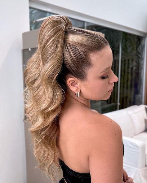 Updos Slick Back, High Ponytail Styles, Feed In Ponytail, Hairstyles Trending, Tail Hairstyle, High Bun Hairstyles, Half Updo Hairstyles, Pony Hairstyles, High Ponytail Hairstyles