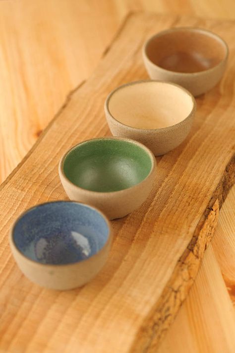 Winter Ceramics, Tapas Bowls, Delicious Dips, Hot Christmas, Bowls Ceramic, Ceramic Cutlery, Spice Bowls, Stacking Bowls, Colorful Bowls