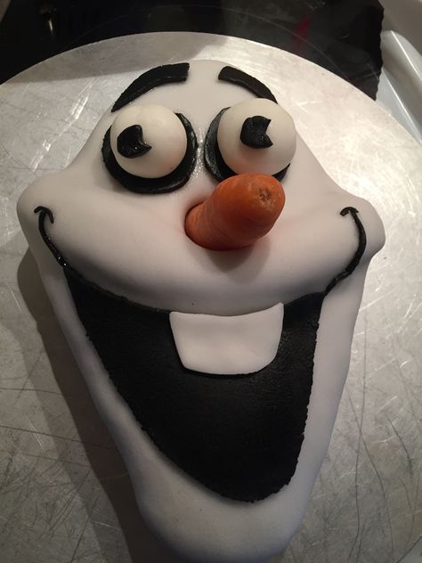 Olaf Torte Olaf Torte, Olaf Cake, Cake Funny, Disney Olaf, Olaf, Halloween Face, Halloween Face Makeup, Cake, Disney