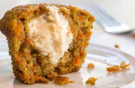 We turned our carrot cake muffins inside out! The frosting in these carrot cake muffins is baked inside, making for a delicious surprise with every bite! Carrot Cake Muffins Recipe, Ww Muffins, Carrot Cake Muffin Recipe, Carrot Cake Muffins, Carrot Muffins, Cake Muffins, Carrot Cake Cupcakes, Treats Recipes, Muffin Man