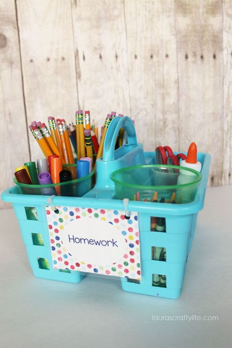 Diy Backpacks, Homework Caddy, Diy Whiteboard, School Supplies Highschool, Homework Organization, Homework Station, Back To School Organization, School Homework, Diy Back To School