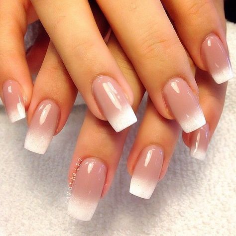 30 Fantastic French Manicure Designs - Best French Manicure Ideas French Nail Polish, Classic Nail Polish, Nexgen Nails, Emerald Nails, Ombre Nail Art Designs, Unghie Sfumate, French Manicure Designs, White Tips, Manikur Kuku