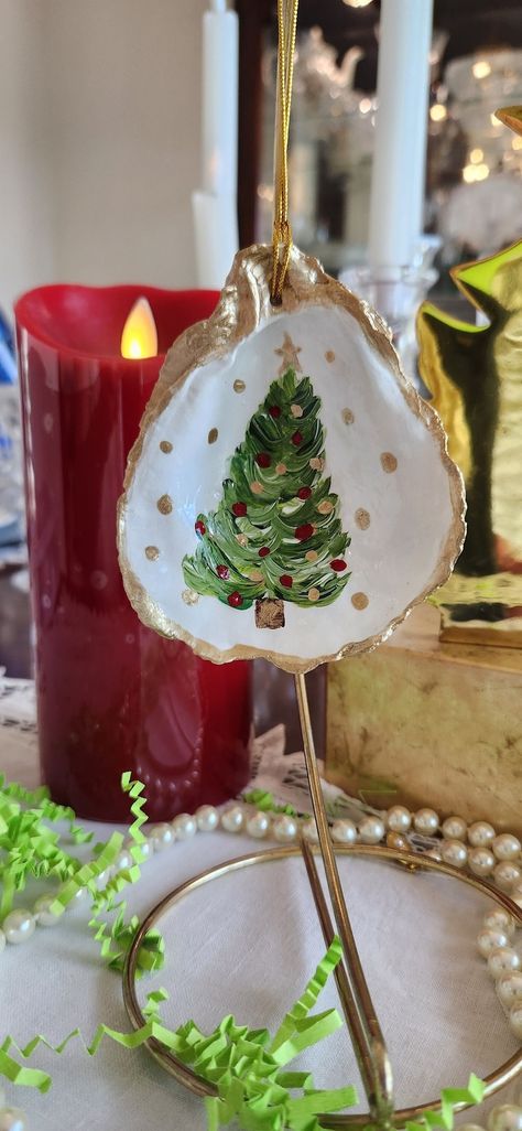 Christmas Tree Oyster Shell Painted Christmas Ornament - Etsy Sea Shell Ornament, Oyster Shell Painting, Seashell Ornaments Diy, Shell Trees, Oyster Shells Diy, Painting Shells, Oyster Crafts, Oyster Shell Ornaments, Beachy Crafts