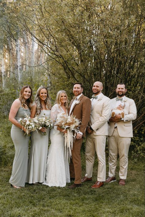 Sage Green And Terracotta Wedding Party, Sage And Terra Cotta Wedding, Terracotta And Sage Green Wedding, Sage Green And Terracotta Wedding, Earthy Wedding Colors, Neutral Wedding Party, Terracotta Florals, Terra Cotta Wedding, Earth Tone Wedding