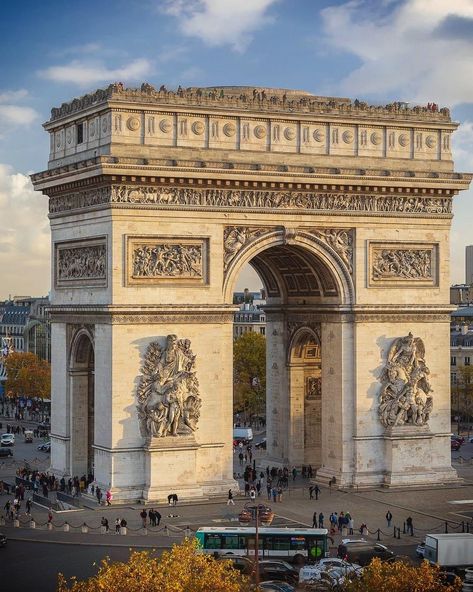 Arch Of Triumph, France Aesthetic, Paris Architecture, Parisian Life, French History, Paris Aesthetic, Museums In Paris, Living In Paris, Visit Paris