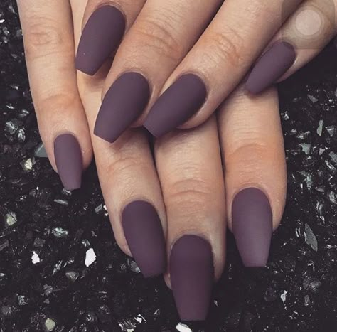 Purple Nail Designs Matte, Mat Gel Nails, Matte Dip Powder Nails Fall, Fall Matte Nails 2024, Matte Purple Nail Designs, Matte Acrylic Nails Design, Matte Nails Design Ideas Classy, Dark Purple Matte Nails, Purple Matte Nails Design