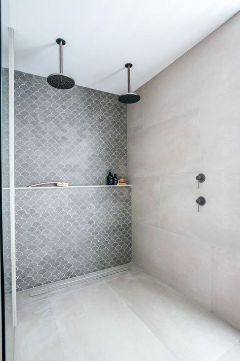 Two Shower Heads, Dekorere Bad, Luxury Bathroom Master Baths, Luxury Master Bathrooms, Spa Bathroom, Bad Inspiration, Apartment Bathroom, Dream Bathrooms, Bathroom Renos