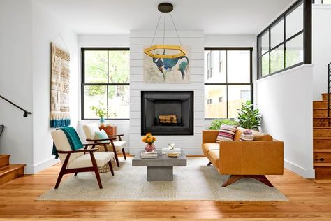 11 Minimalist Living Room Ideas to Simplify Your Space Renovation Parquet, Cozy Farmhouse Living Room, Shiplap Fireplace, Orange Wood, Modern Farmhouse Living Room, Cozy Farmhouse, Farmhouse Decor Living Room, Minimalist Living, Farmhouse Living