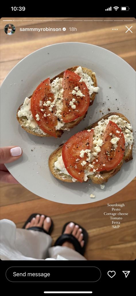 Tomato Cottage Cheese Toast, Toast Ideas, Low Calorie Protein, Primal Diet, Healthy High Protein Meals, Food Homemade, Easy Healthy Meal Prep, Sour Dough, Healthy Food Dishes