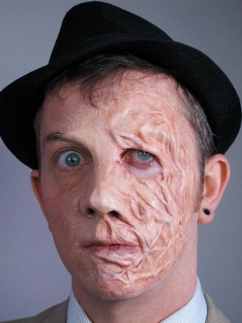 Stage Makeup Wounds, Gore Fx Makeup, Mouth Scar Reference Drawing, Prosthetic Makeup Special Effects, Gore Sfx Makeup, Burns Reference, Burned Makeup, Burn Reference, Horror Makeup Ideas Special Effects