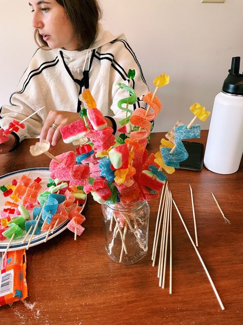 Candy Sticks Ideas, Edible Centrepiece, Candy Skewers, Desserts Birthday, Easy Party Ideas, Airheads Candy, Edible Centerpieces, Candy Kabobs, Sixth Birthday