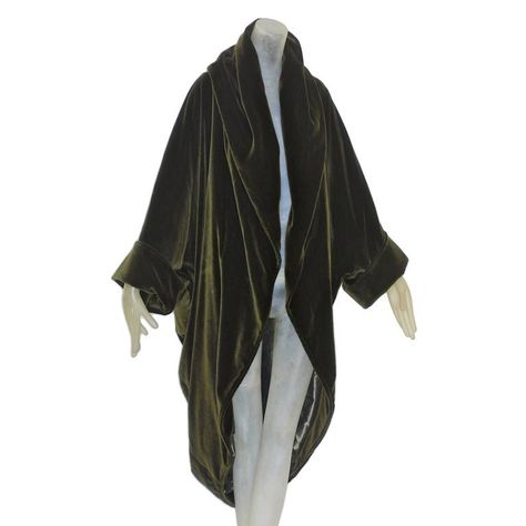 Cocoon Coat Pattern, Cocoon Jackets, Paul Poiret, Opera Coat, Romeo Gigli, Velvet Hoodie, Cocoon Coat, Romantic Outfit, Looks Street Style