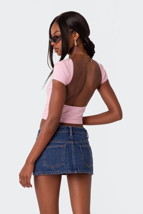 Bambi Open-Back T-Shirt – edikted Backless Top Outfit, Open Back Shirt, Light Pink Shirt, Backless Shirt, Backless Top, Knit Fashion, Fashion Tops, S Models, Cotton Spandex