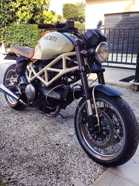 image Ducati Monster Scrambler, Ducati Monster Cafe Racer, Ducati Monster 750, Ducati Monster Custom, Xe Ducati, Ducati Cafe Racer, Moto Ducati, Мотоциклы Cafe Racers, Pisa Italy