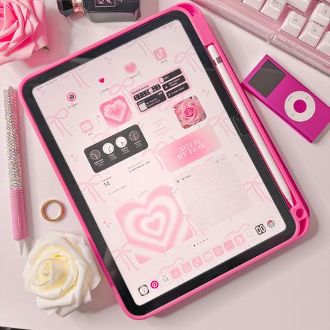 Pink Everything 🩷 ˚˖୨🎀୧˖˚ Tags::: #pink #desksetup #pinkdesksetup #pinkipad #pinkimac #cute pink, desk setup, pink desk setup, pink iPad, pink iMac, pink aesthetic, cute, desk gram Pink Tablet Aesthetic, Ipad Starlight Aesthetic, Pink Imac Desk Setup, Pink Ipad 10th Gen, Pink Aesthetic Ipad, Pink Ipad Aesthetic, Pink Imac, Cute Pink Desk, Pink Desk Setup