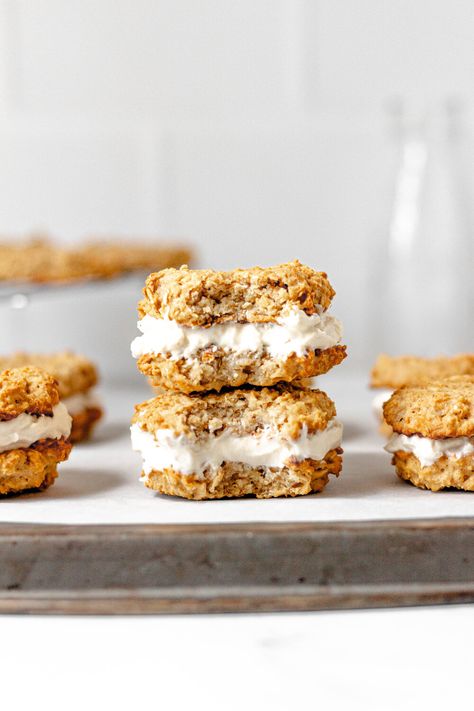 Healthier Oatmeal Cream Pies, Sugar Free Oatmeal Cream Pies, Protein Oatmeal Cream Pies, Healthy Oatmeal Cream Pies, High Protein Oatmeal Cookies, Mevy Diet, Oatmeal Cream Cookies, Sugar Free Oatmeal Cookies, Oatmeal Creme Pies