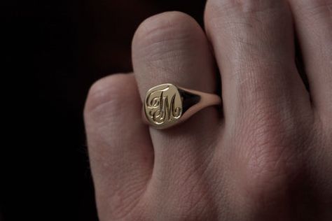 Men S Wedding Band, Gold Signet Ring Mens, Men Rings Gold, Unique Gold Wedding Rings, Men Signet Ring, I Love Men, Western Trail, Mens Ring Designs, Couple Ring Design