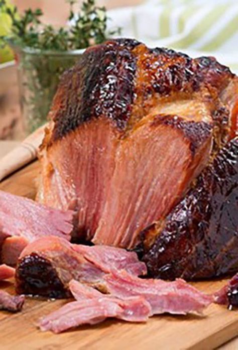 Holiday Ham Dinner, Country Ham Recipes, Slow Cooked Ham, Picnic Ham, Apple And Cheddar, Slow Cooker Ham Recipes, Christmas Ham Recipes, Ham Dishes, Easter Ham