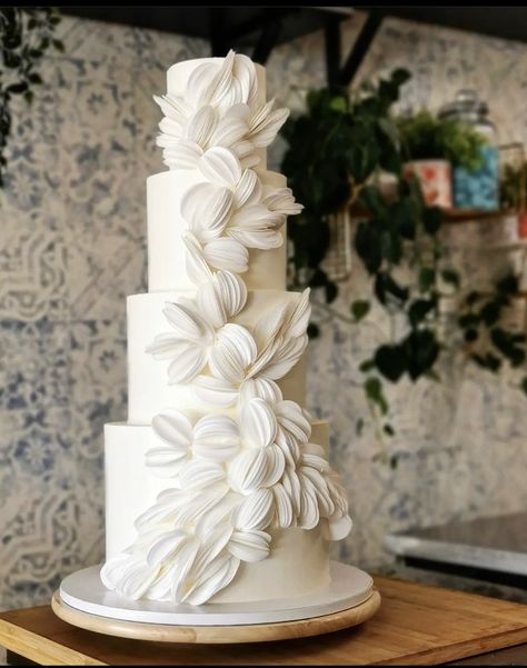 Monochrome Wedding Cake, Aesthetic Wedding Cakes, Wedding Cakes Elegant Unique Classy, Wedding Cakes Elegant Unique, Art Wedding Cake, Bride To Be Cake, Cakes Elegant, Orchid Cake, Monochrome Wedding