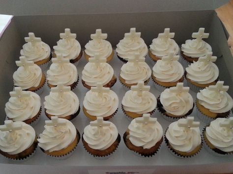 Communion Cupcakes Christian Cakes, Comunion Cake, Baptism Cupcakes, Christening Cupcakes, Holy Communion Cakes, Religious Cakes, First Communion Cakes, Confirmation Cakes, First Communion Decorations