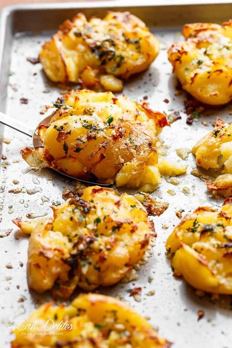 Crispy Garlic Butter Parmesan Smashed Potatoes | Cafe Delites | Bloglovin’ Parmesan Smashed Potatoes, Seasoned Vegetables, Smashed Potatoes Recipe, Crispy Garlic, Delicious Veggies, Asparagus Recipes, Potato Sides, Smashed Potatoes, Potato Side Dishes