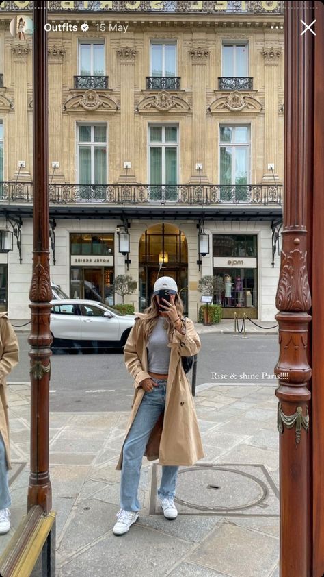 Paris outfit, classy trench coat, white trainers, cap, accessorising a basic outfit, european summer inspo •| Paris Trench Coat Outfit, Trench Coat Airport Outfit, Pnw Outfit, Tan Trench Coat Outfit, Amsterdam Fits, Brown Trench Coat Outfit, Paris Outfits Spring, Beige Coat Outfit, Amsterdam Outfits