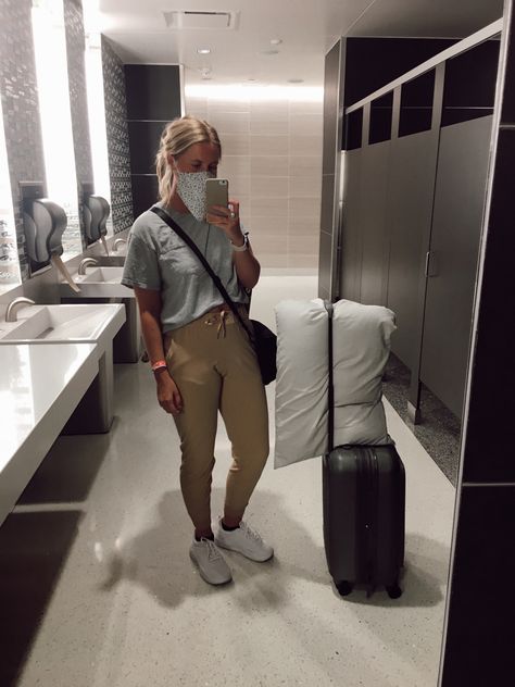 Lululemon Airport Outfit, Lulu Lemon Joggers Outfit, Lululemon Align Joggers Outfit, Align Jogger Outfit, Lulu Joggers Outfit, Lululemon Joggers Outfit, Lululemon Jogger Outfit, Lululemon Purse, Lulu Lemon Joggers