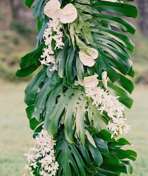 Hawaii wedding cake