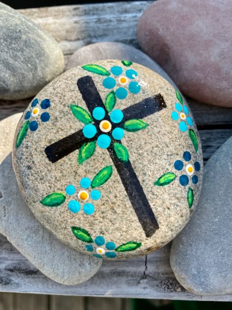 Rocks For Garden, Stones For Garden, Easter Paintings, Inspirational Rocks, Diy Rock Art, Painted Rock Animals, Stone Art Painting, Rocks Painted, Painted Rocks Kids