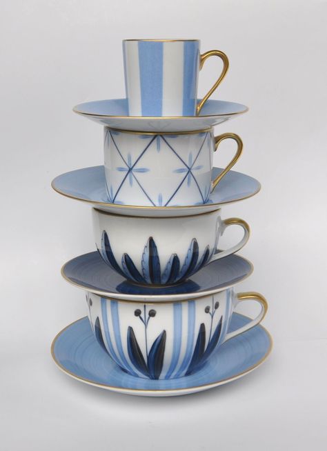 Porcelain Painting Ideas, Marie Daage, Blue Tea Cup, Cuppa Tea, Blue Cups, China Products, Limoges Porcelain, Tea And Coffee, Blue And White China