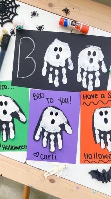 Halloween Handprint Crafts, Halloween Handprint, Halloween Art Projects, Halloween Infantil, Halloween Crafts Preschool, Ghost Crafts, Halloween Crafts For Toddlers, K Crafts, Halloween Arts And Crafts