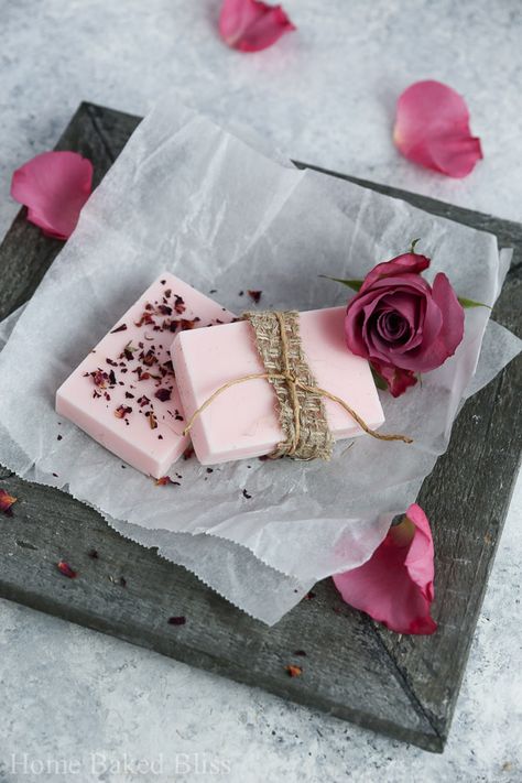 Rose Soap Diy, Easy Soap Recipes, Willow And Sage, Diy Gift For Bff, Rose Geranium Essential Oil, Candle Crafts Diy, Diy Rose, Diy Roses, Fairy Gifts