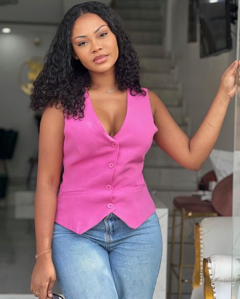 Pink Waistcoat Outfit, Jeans Look, Casual Chique, Stylish Work Attire, Effortlessly Chic Outfits, Classy Dress Outfits, African Clothing Styles, Classy Casual Outfits, Stylish Work Outfits