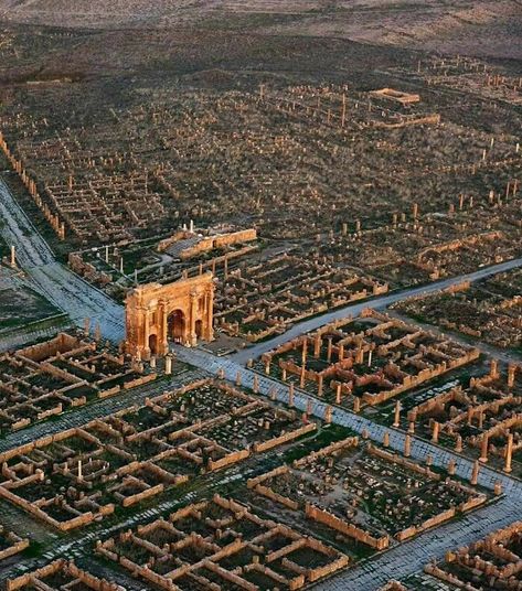 Algeria Travel, Empire Romain, Roman City, Roman History, Ancient Architecture, Ancient Ruins, Africa Travel, Ancient Romans, Ancient Rome